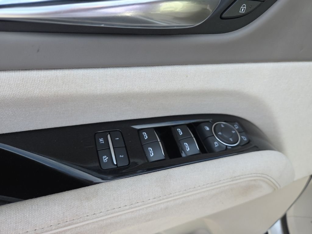 Used 2021 Crystal White Cadillac Sport Platinum image 10