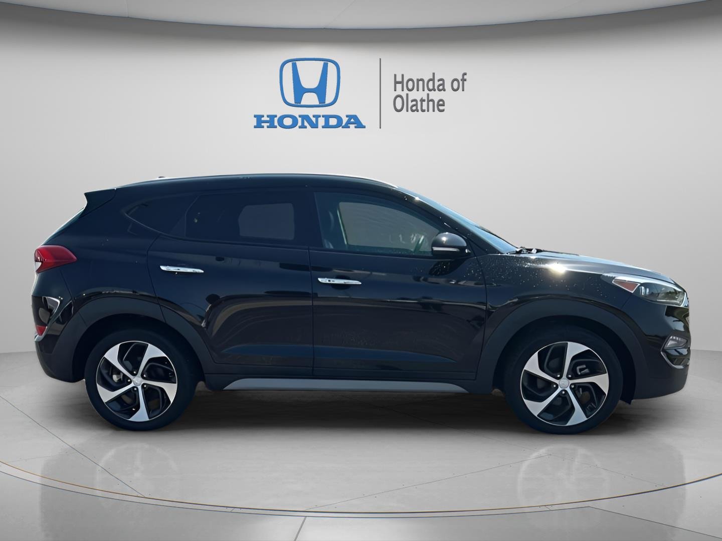Used 2018 Hyundai Tucson Limited with VIN KM8J3CA25JU706397 for sale in Kansas City