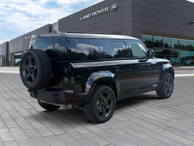 New 2026 Santorini Black Land Rover X-Dynamic SE image 5