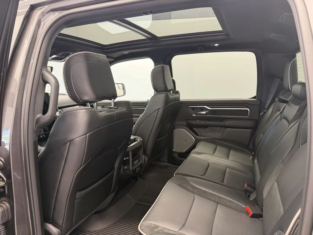 New 2026 Molten Red Pearl-Coat Exterior Paint Ram Laramie image 15