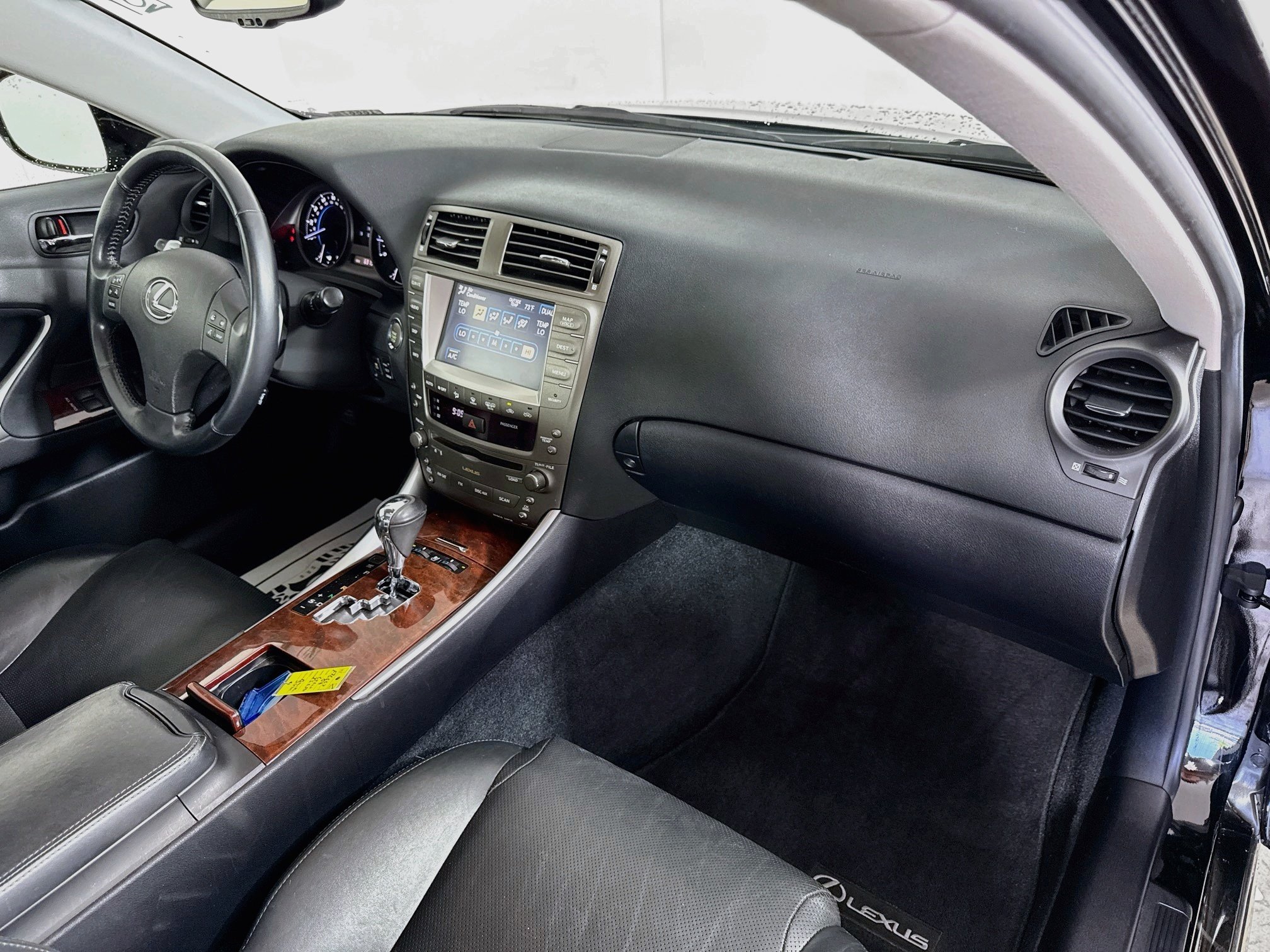 Used 2008 Obsidian Lexus Base image 30