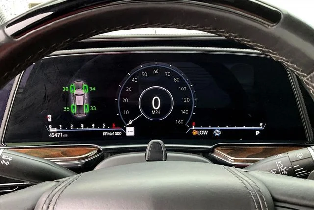 Used 2021 Black Cadillac Sport Platinum image 13