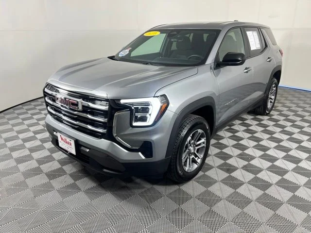 Used 2025 Silver GMC Elevation image 3