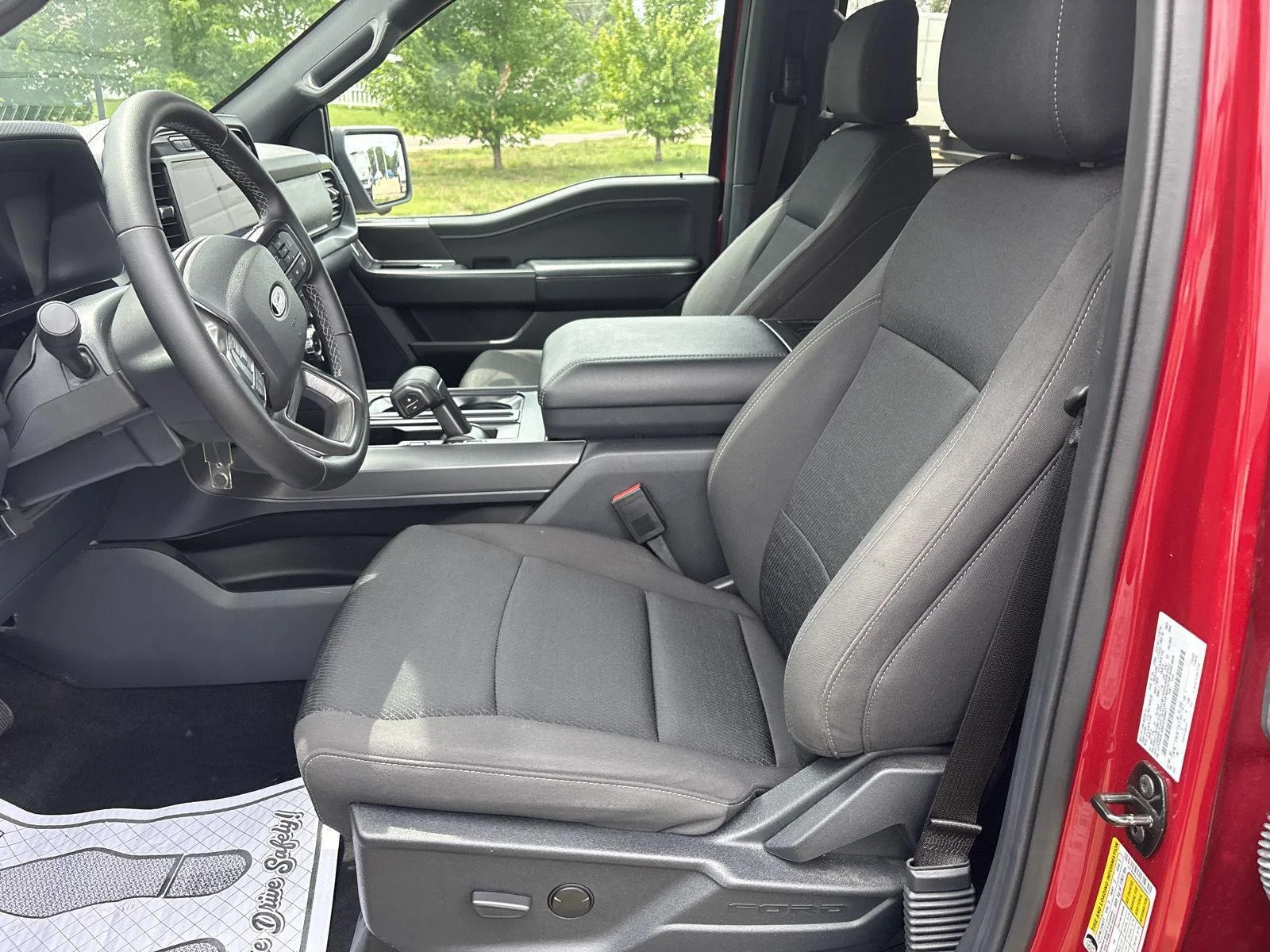 Used 2024 Rapid Red Metallic Tinted Clearcoat Ford XLT image 9