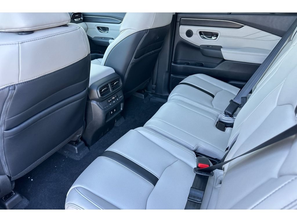 New 2026 Platinum White Pearl Honda Touring image 14