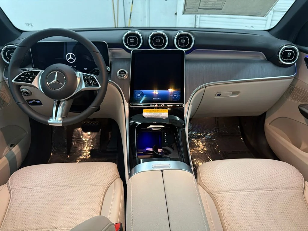 New 2027 Black Mercedes-Benz GLC 300 image 23