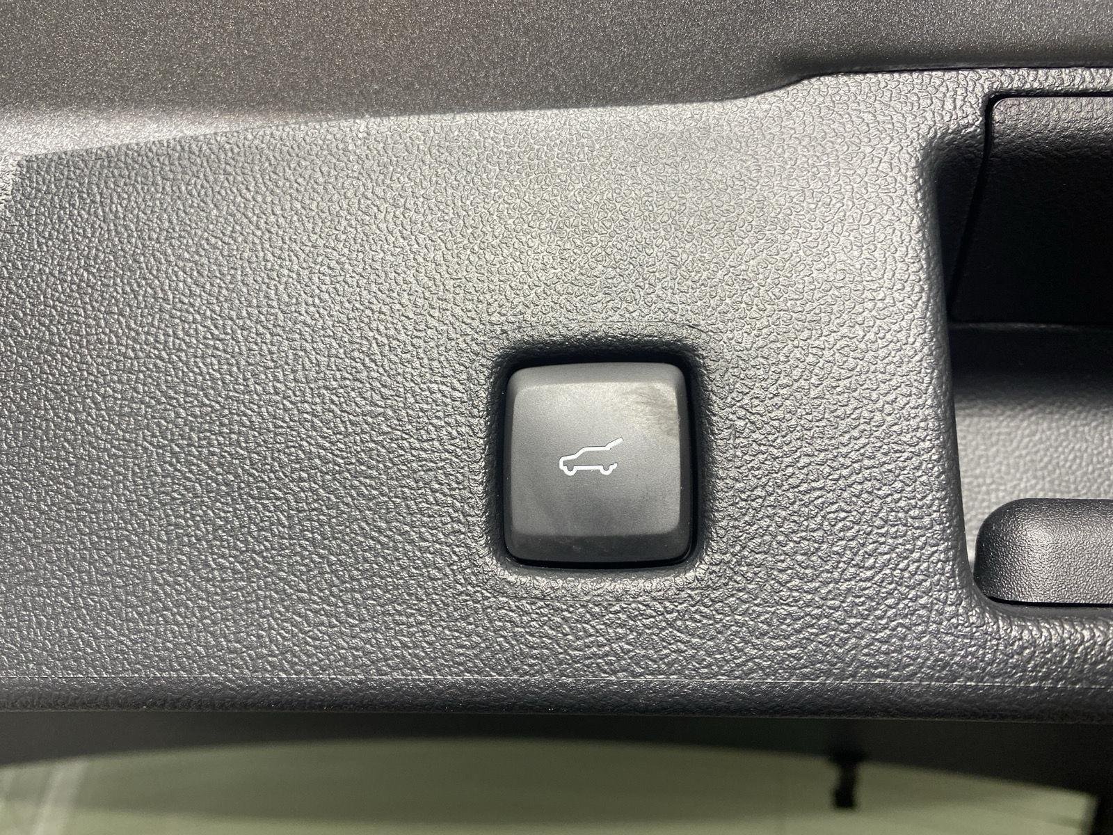 Used 2023 Iconic Silver Ford Active image 25