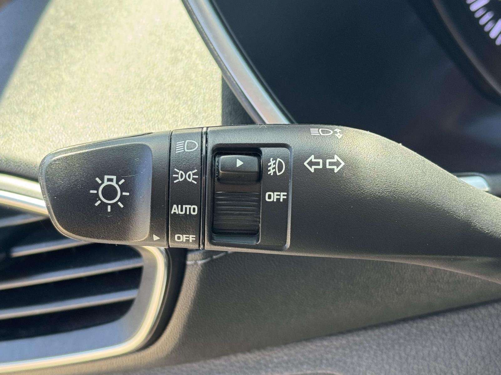 2020 Hyundai Santa Fe SEL - Photo 20
