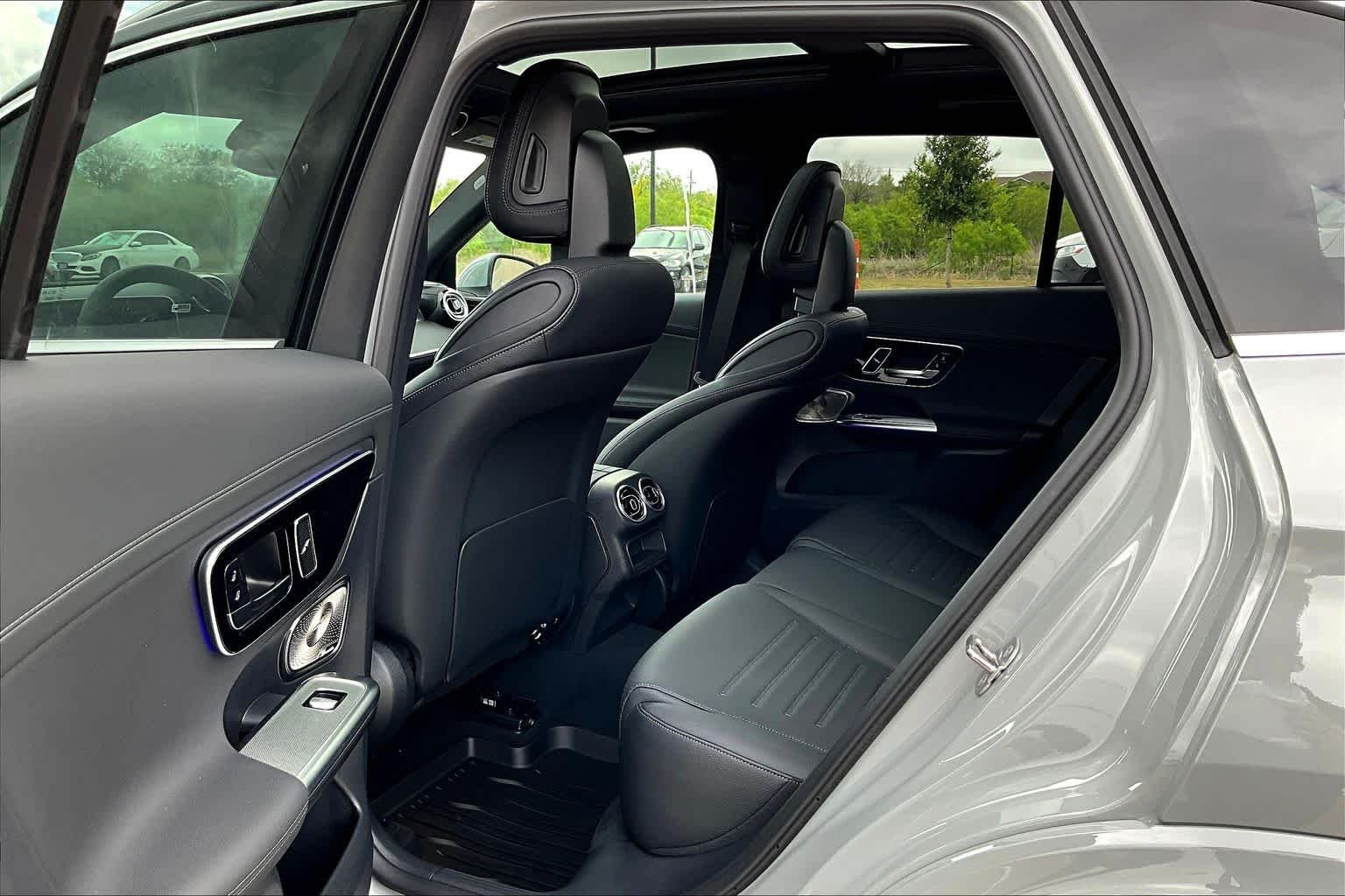 New 2026 MANUFAKTUR Alpine Grey Mercedes-Benz GLC 300 image 19