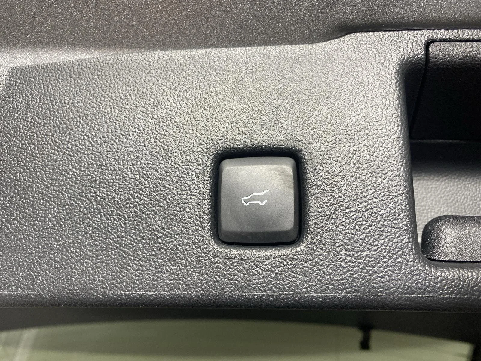 Used 2023 Iconic Silver Ford Active image 25