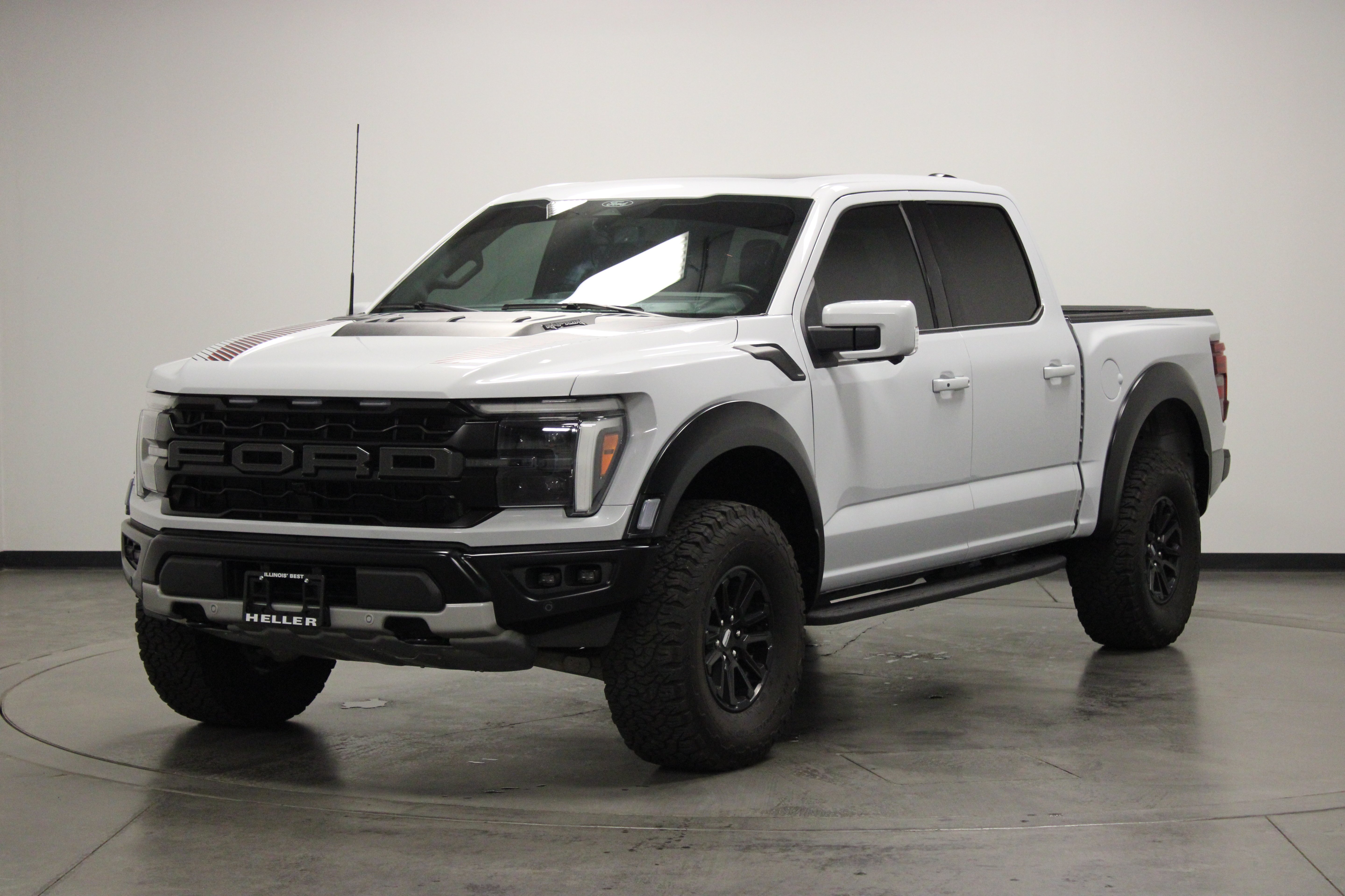 Used 2025 Space White Metallic Ford Raptor image 4
