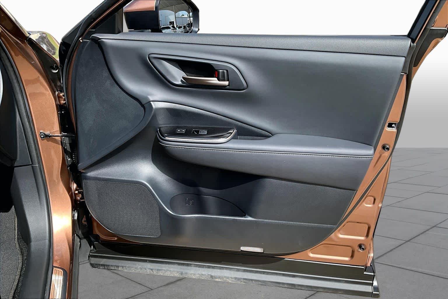 Used 2025 Bronze Age Toyota Platinum image 26