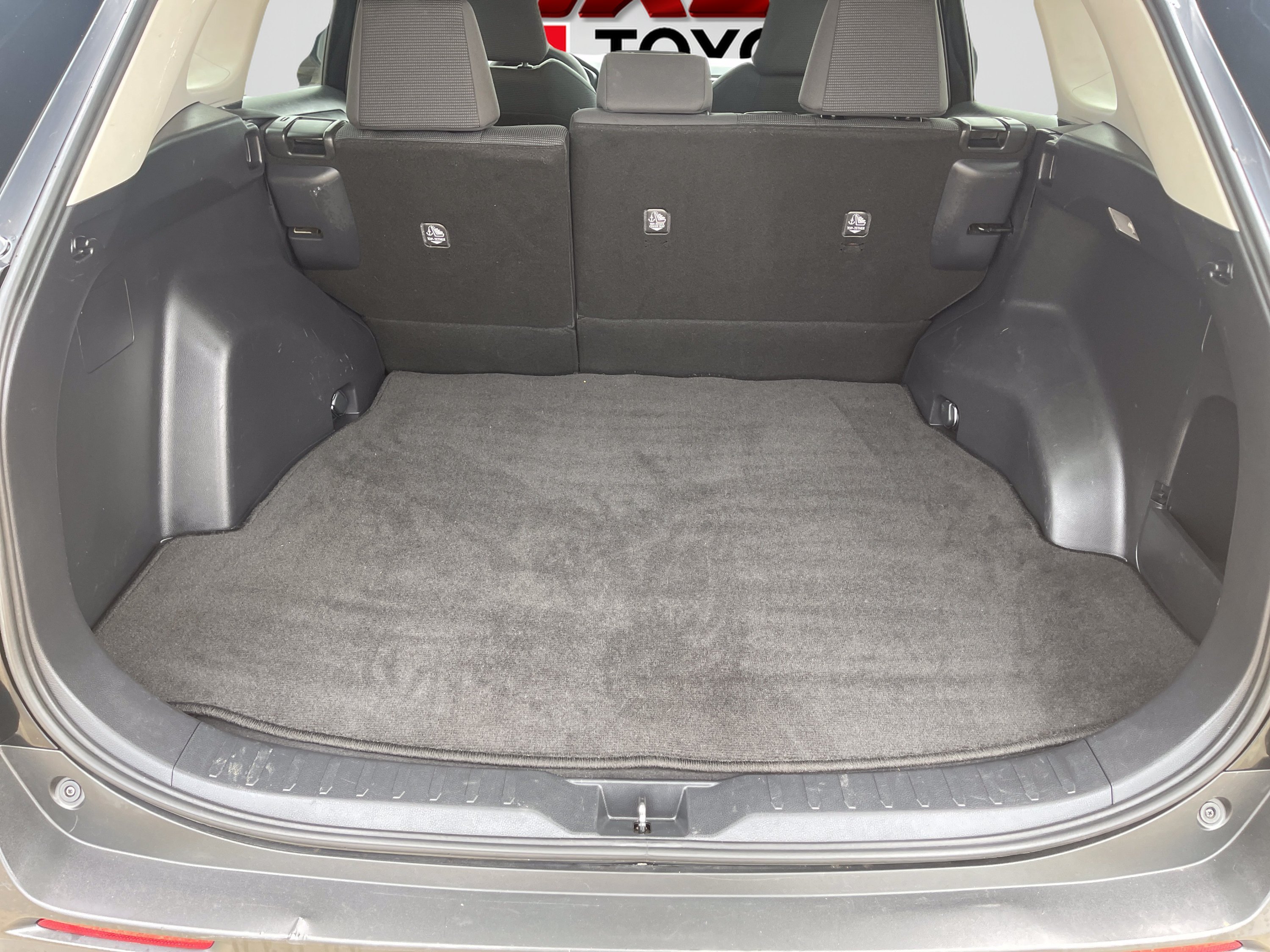 Used 2020 Midnight Black Metallic Toyota LE image 9