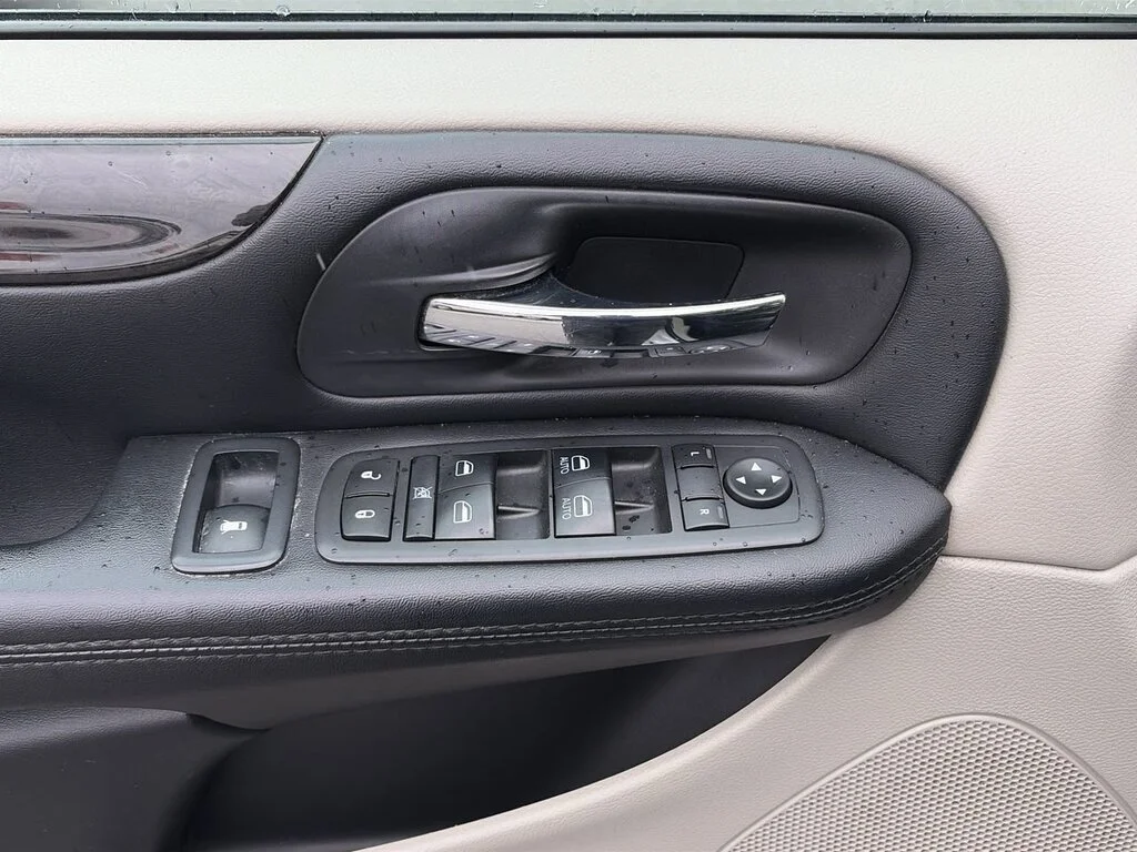 Used 2019 Bright White Dodge Crew Dilawri Certified   No Accidents   Regularly image 21