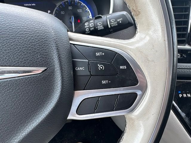 Used 2019 Gray Chrysler Limited image 11