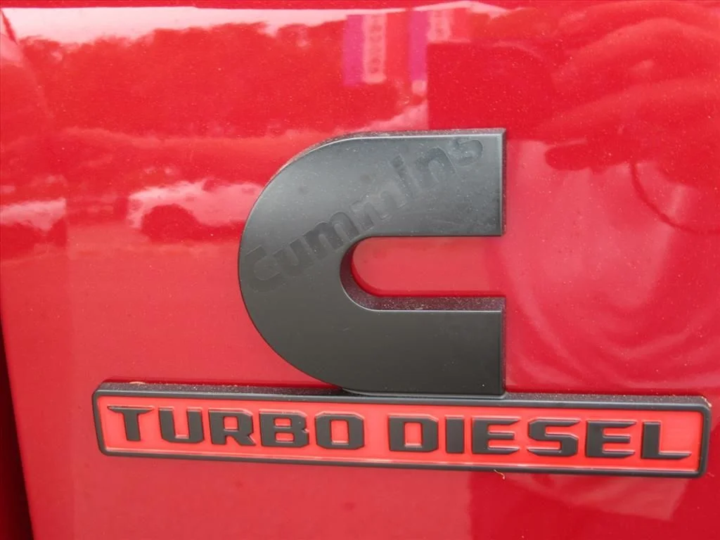 New 2026 Molten Red Pearl-Coat Exterior Paint RAM Black Express image 8