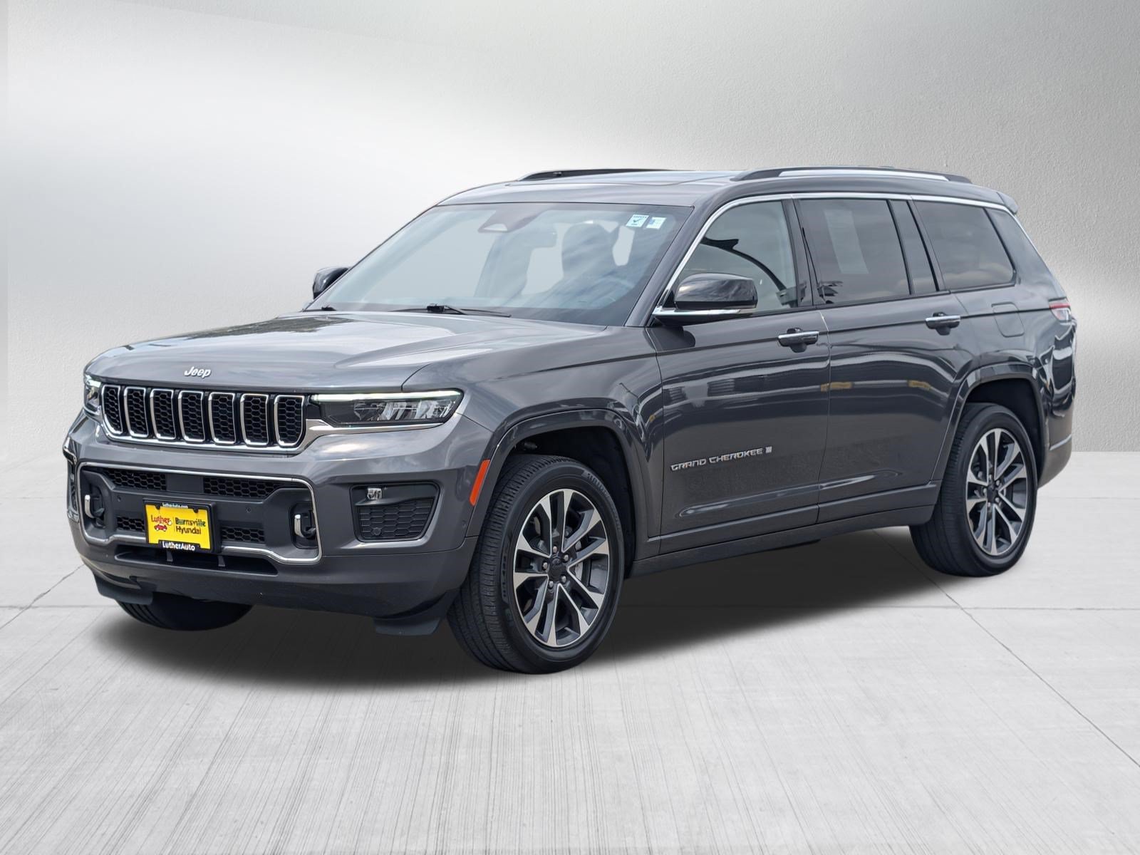 Used 2023 Baltic Gray Metallic Clearcoat Jeep Overland image 3