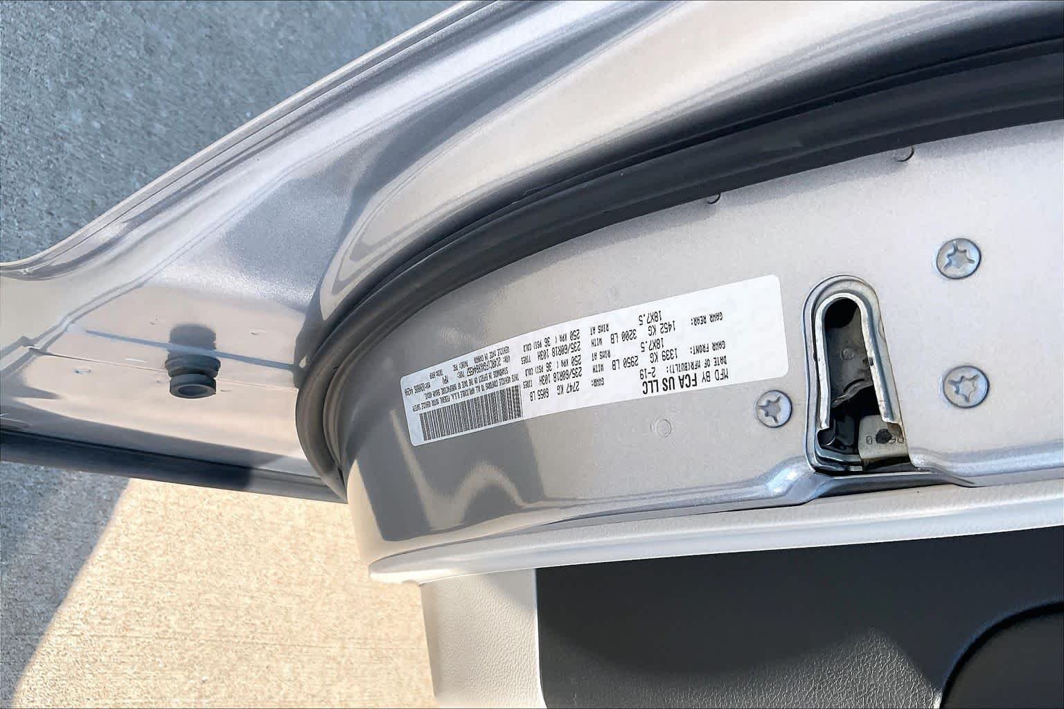 Used 2019 Billet Silver Metallic Clearcoat Chrysler Touring Plus image 33