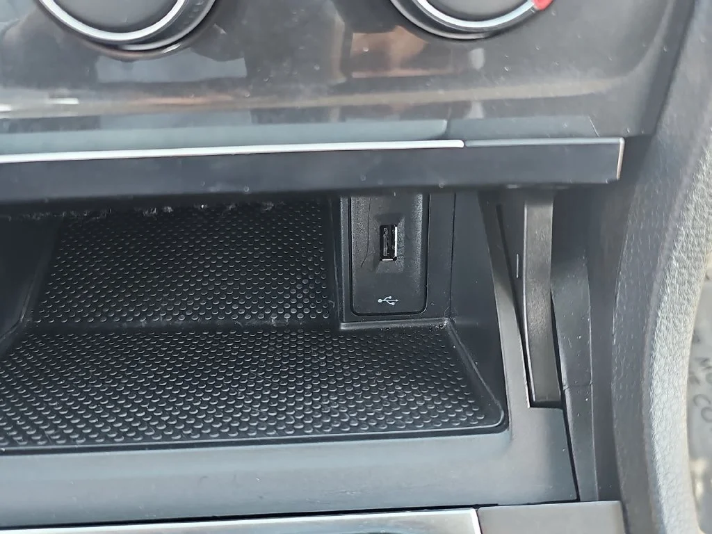 Used 2019 Blue Volkswagen S image 24