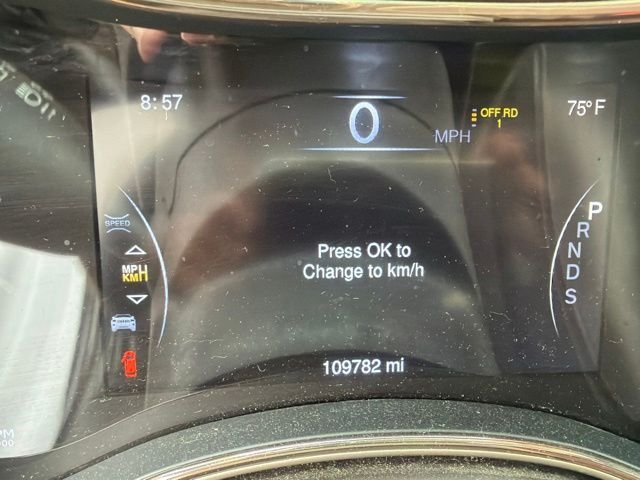 Used 2015 White Jeep Summit image 8