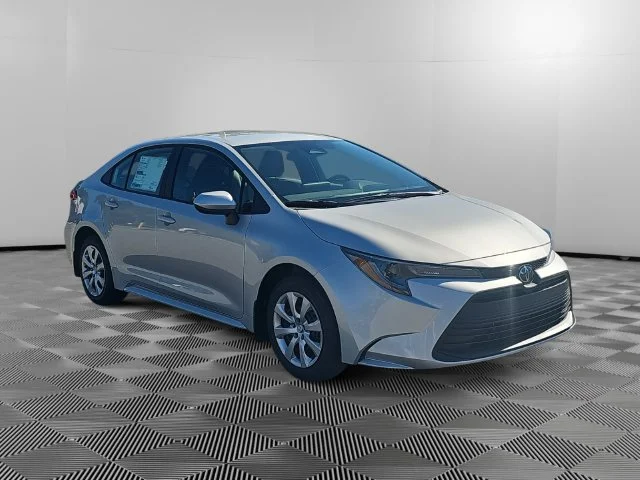 New 2027 Classic Silver Metallic Toyota LE image 6