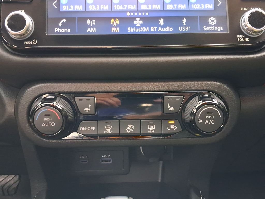 Used 2023 Gray Nissan SR image 16