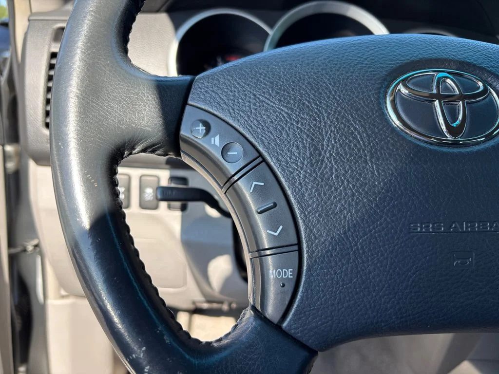 Used 2008 Silver Toyota SR5 image 25