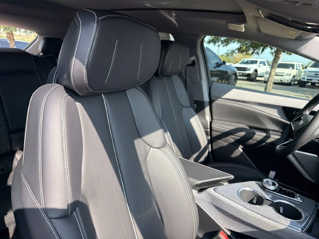2027 Cadillac OPTIQ Premium Sport - Photo 40