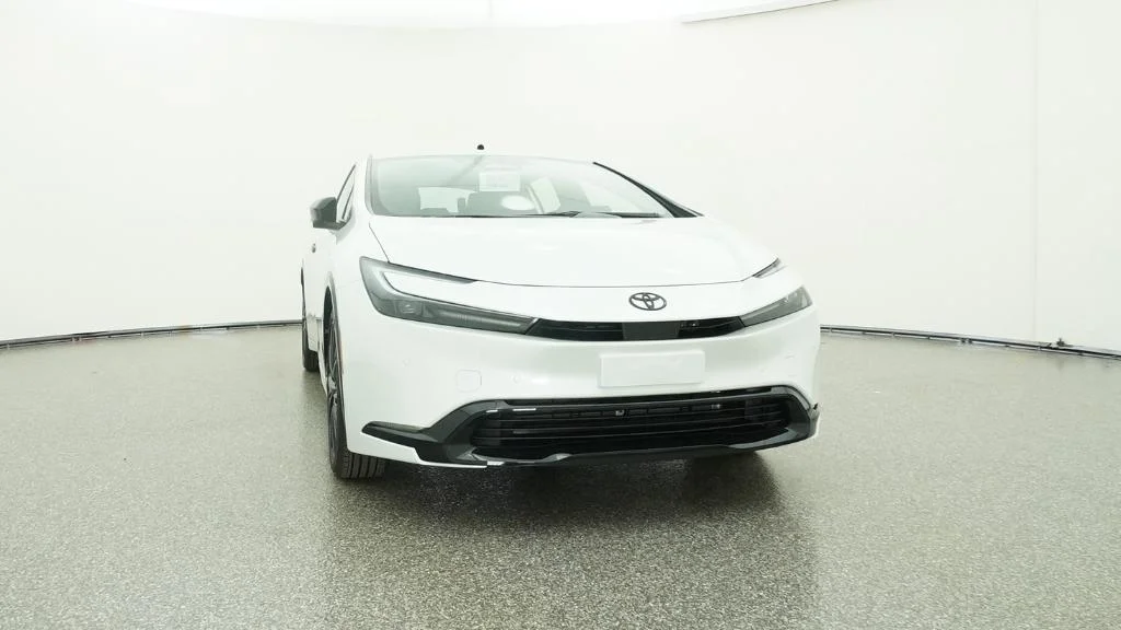 New 2026 Wind Chill Pearl Toyota Nightshade Edition image 3