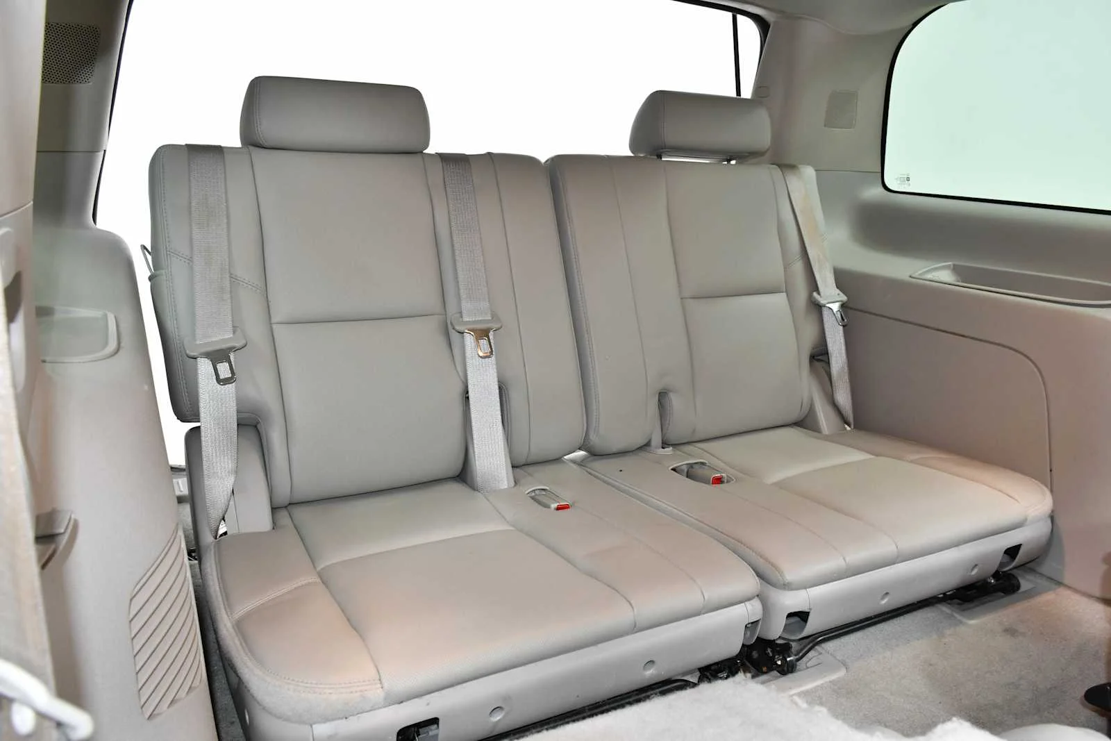 Used 2010 Sheer Silver Metallic Chevrolet LTZ image 23