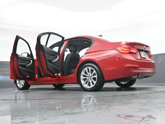 Used 2018 Red BMW 320i image 42