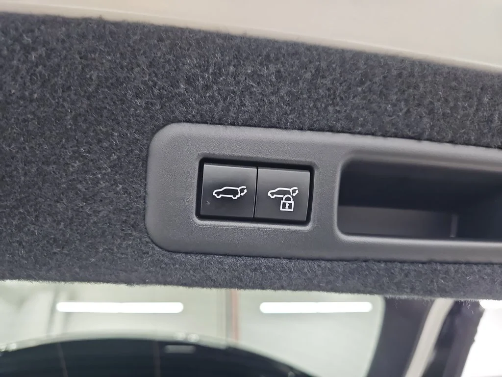 Used 2022 White Lexus 350 image 16