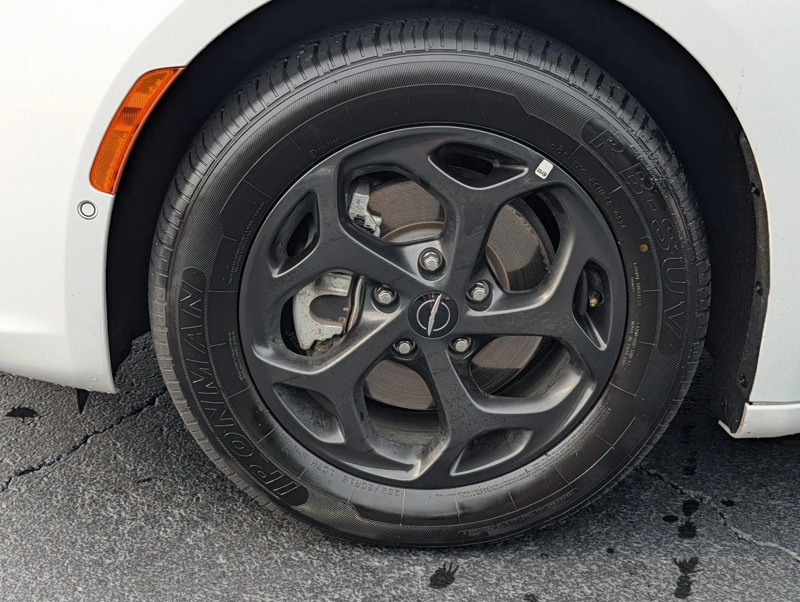 Used 2024 Bright White Clearcoat Chrysler Hybrid S Appearance Pkg image 9