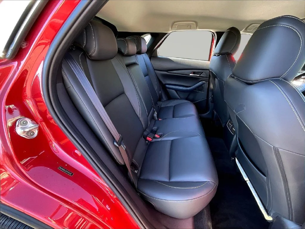 Used 2020 Red Mazda Preferred image 26