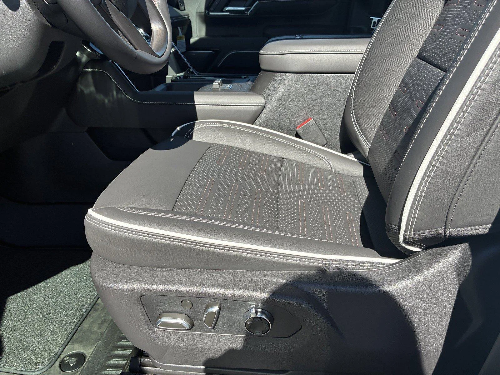 2026 GMC Sierra 2500HD AT4X - Photo 18