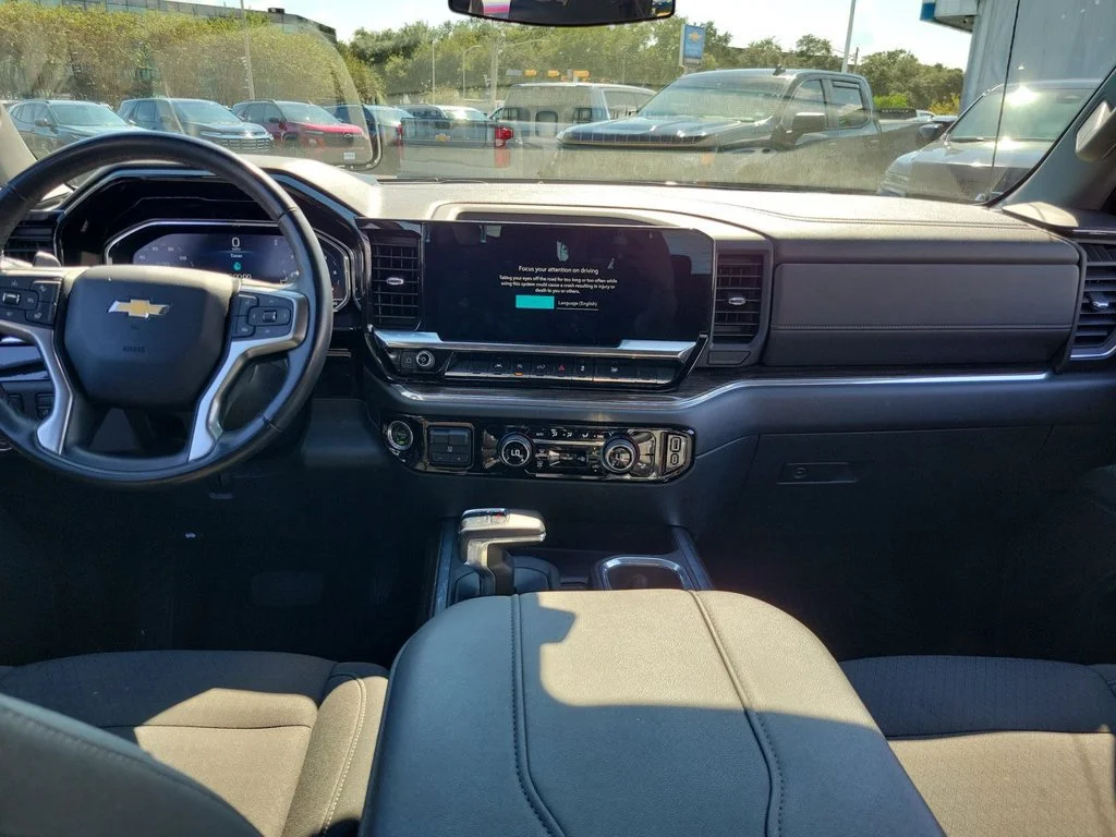2023 Chevrolet Silverado 1500 LT - Photo 10
