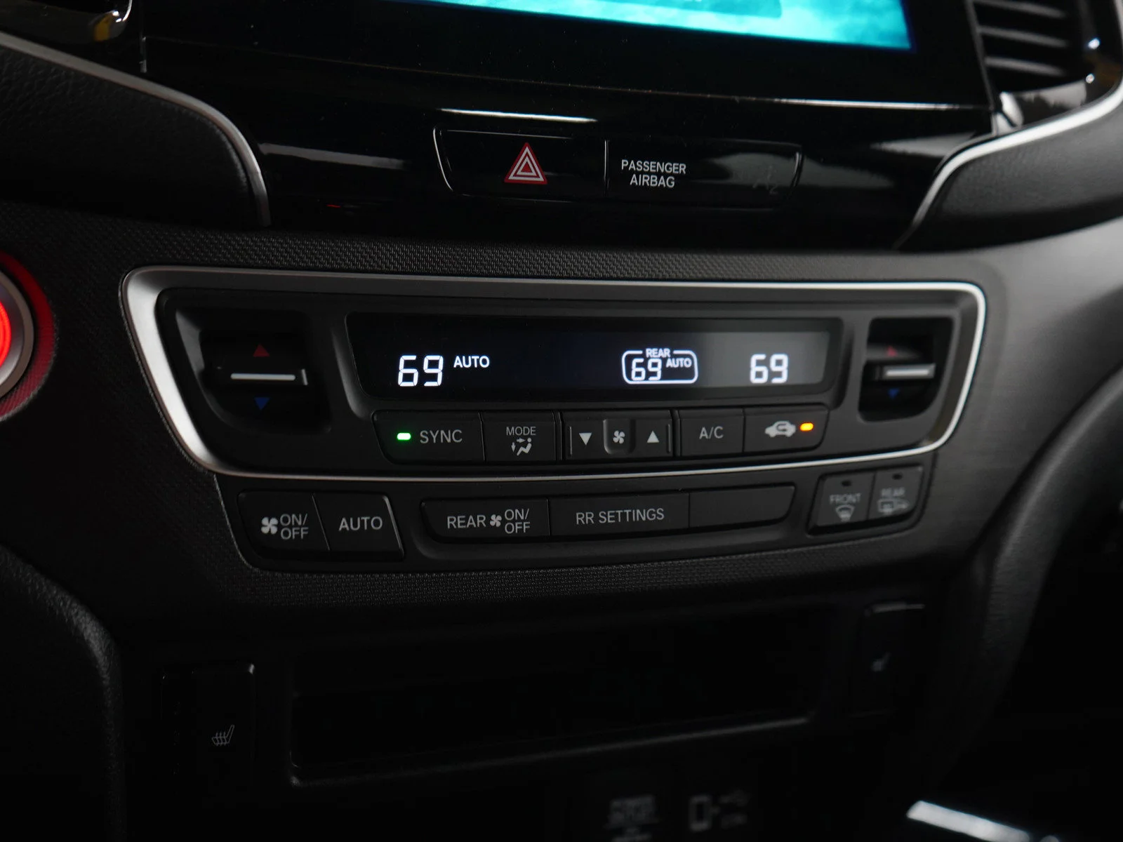 Used 2022 Silver Honda 4D TRAILSPORT AWD image 23