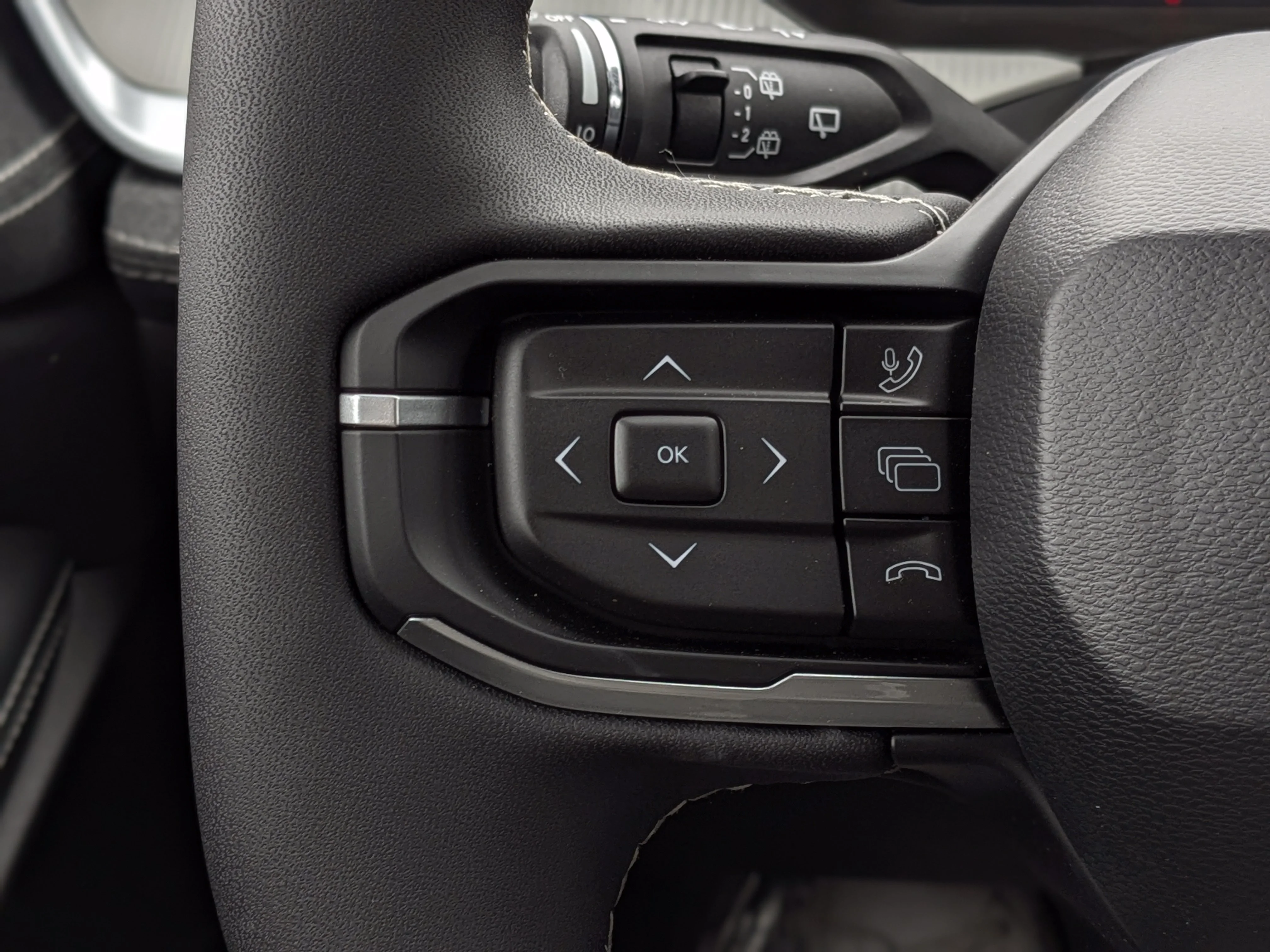 New 2026 Red Jeep Laredo - - 1.6L Turbo Hybrid - 12.3 Uconnect 5 Display - Selec-Terrain System - Active Driving Assi image 19