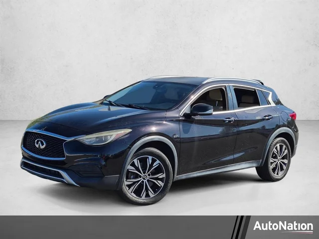 2017 INFINITI QX30 Luxury