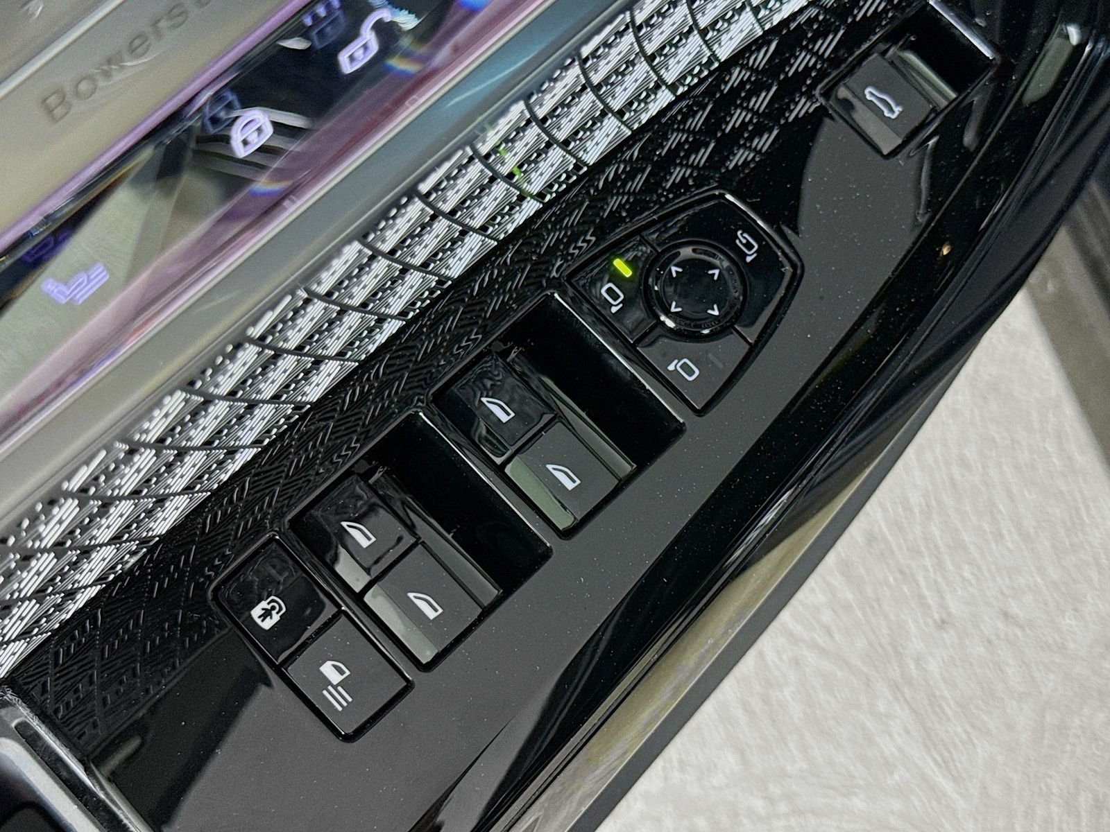 New 2026 Carbon Black Metallic BMW 760i xDrive image 18