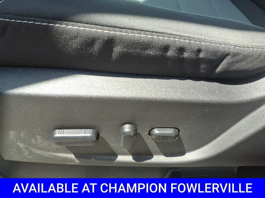 Used 2015 Black Ford SE image 12