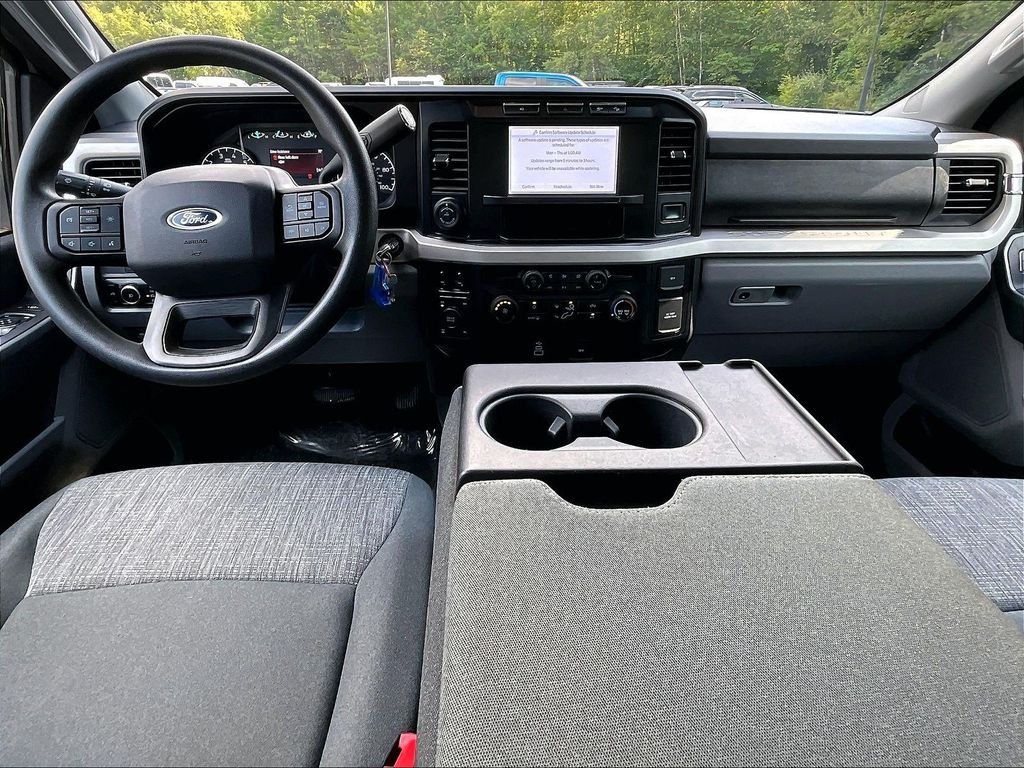 Used 2023 Oxford White Ford XLT image 21