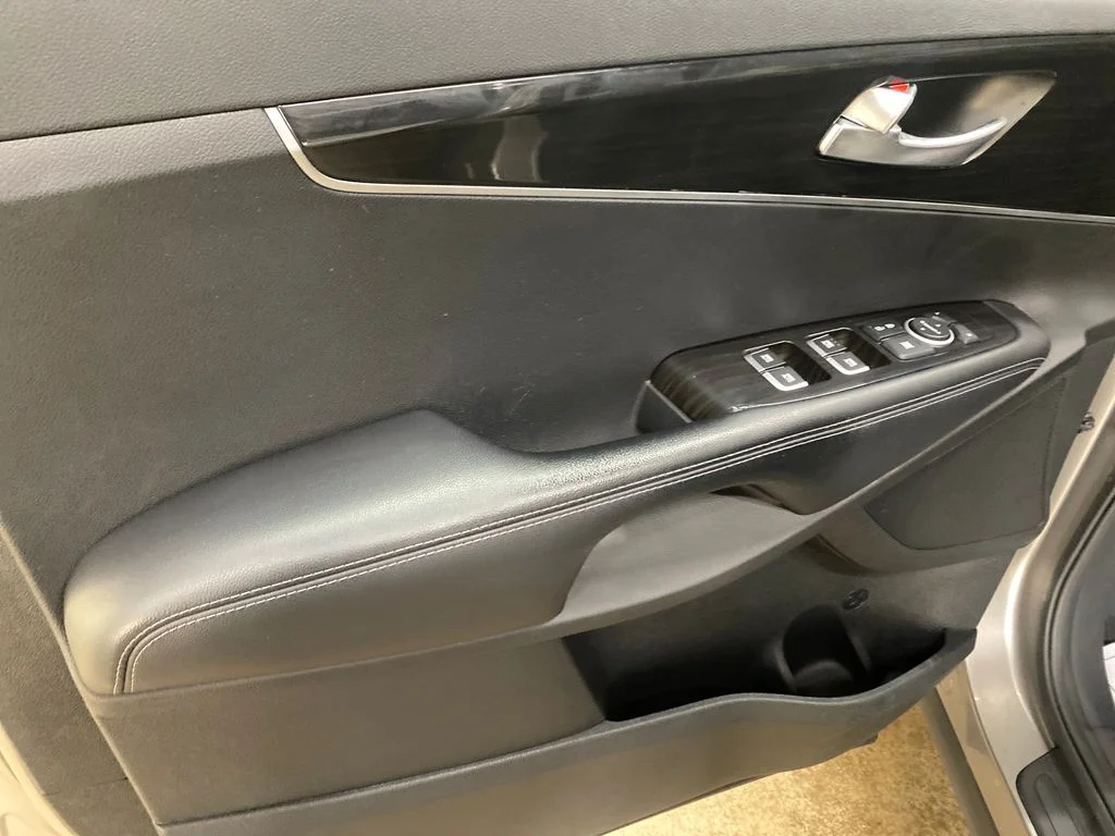 Used 2019 Silver Kia LX image 10