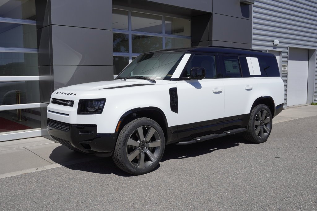 New 2026 Fuji White Land Rover V8 image 3