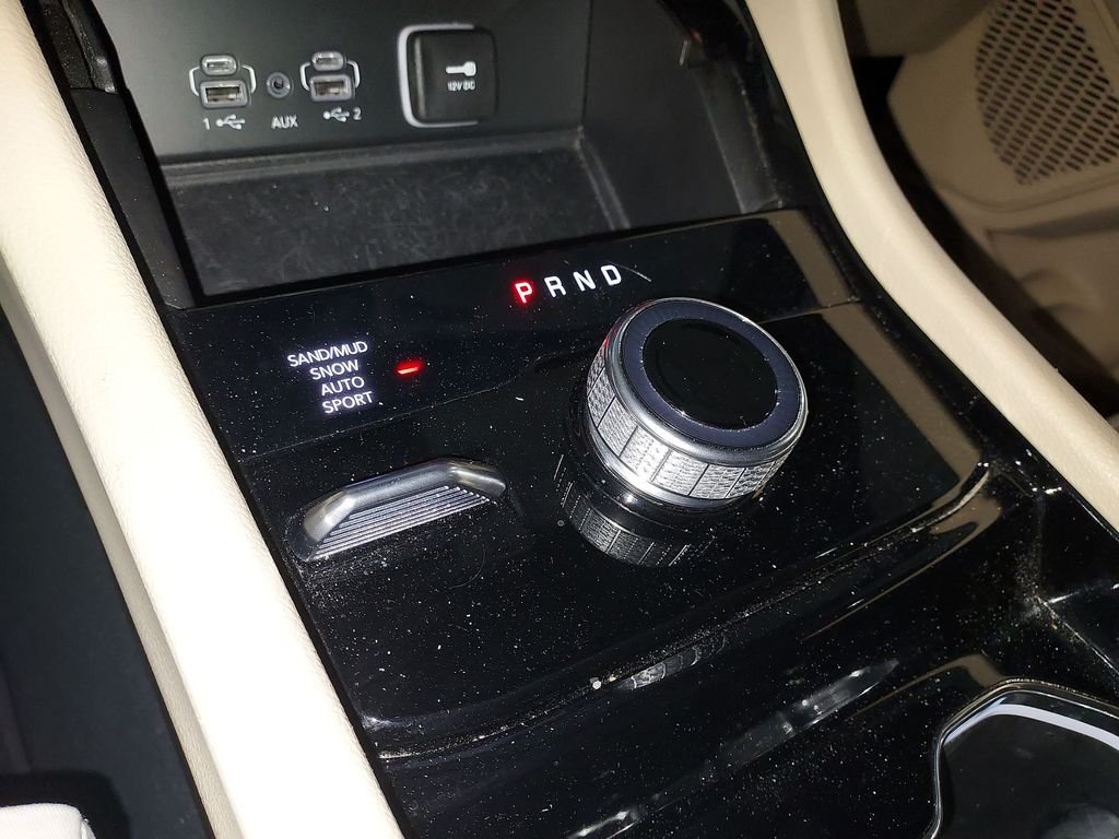 Used 2023 White/off-white Jeep Limited image 26