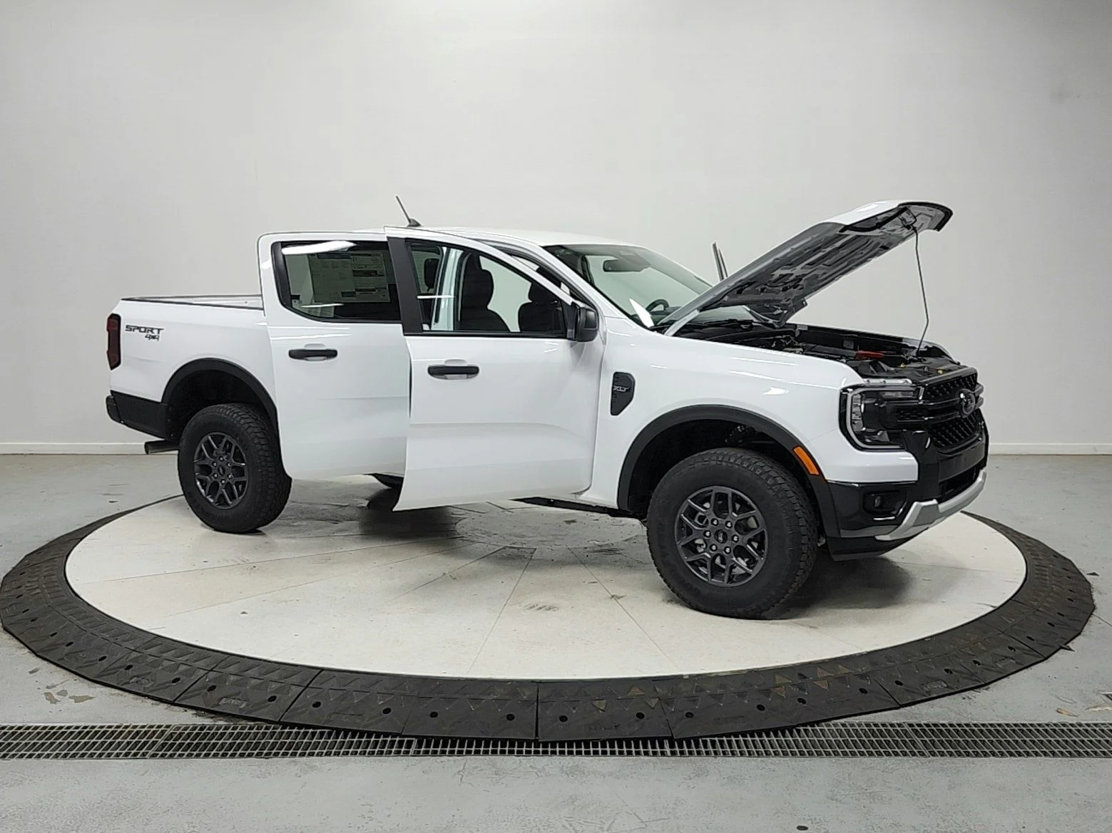 New 2026 Oxford White Ford XLT image 10