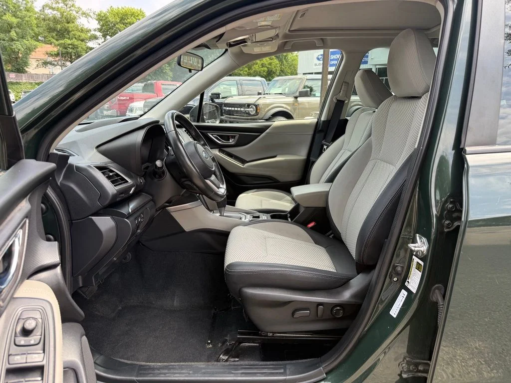 Used 2023 Cascade Green Silica Subaru Premium image 23