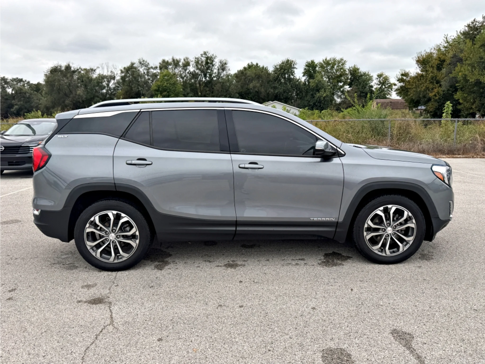 Used 2020 Satin Steel Metallic GMC SLT image 5