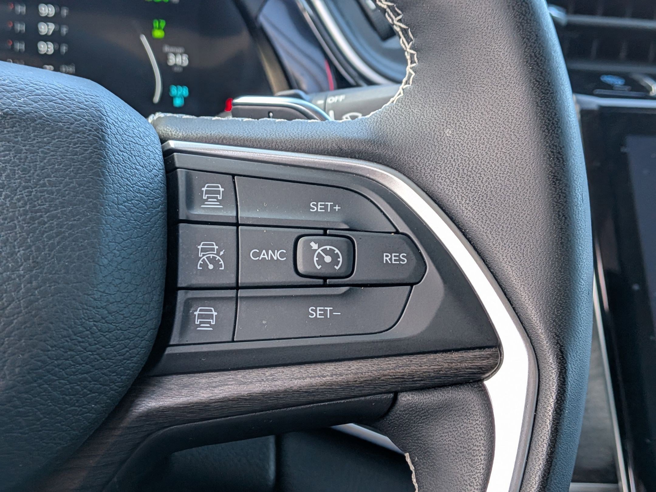 Used 2023 Silver Zynith Jeep 4xe image 18