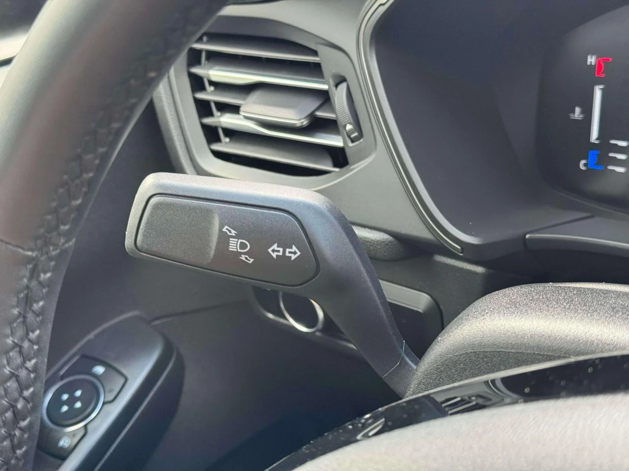 Used 2023 Agate Black Metallic Ford Active image 22